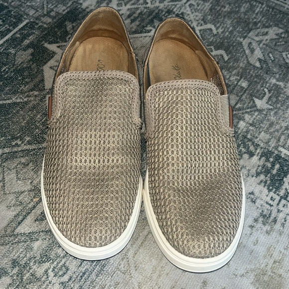 Olukai women’s Pehuea Casual Slip-On Shoes in tan size 7 - Picture 5 of 10